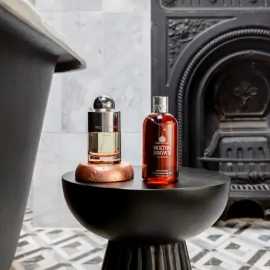 Molton Brown Neon Amber Bath & Shower Gel 300ml 
